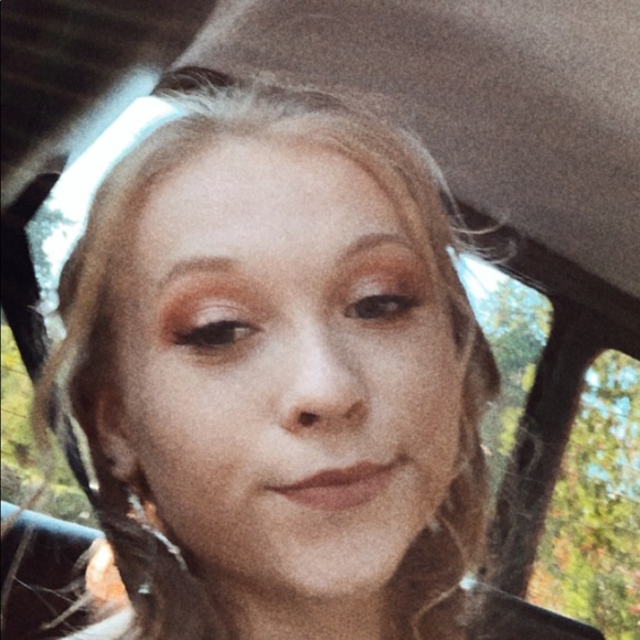 Meet your Posher, Allison - Picture 1 of 1